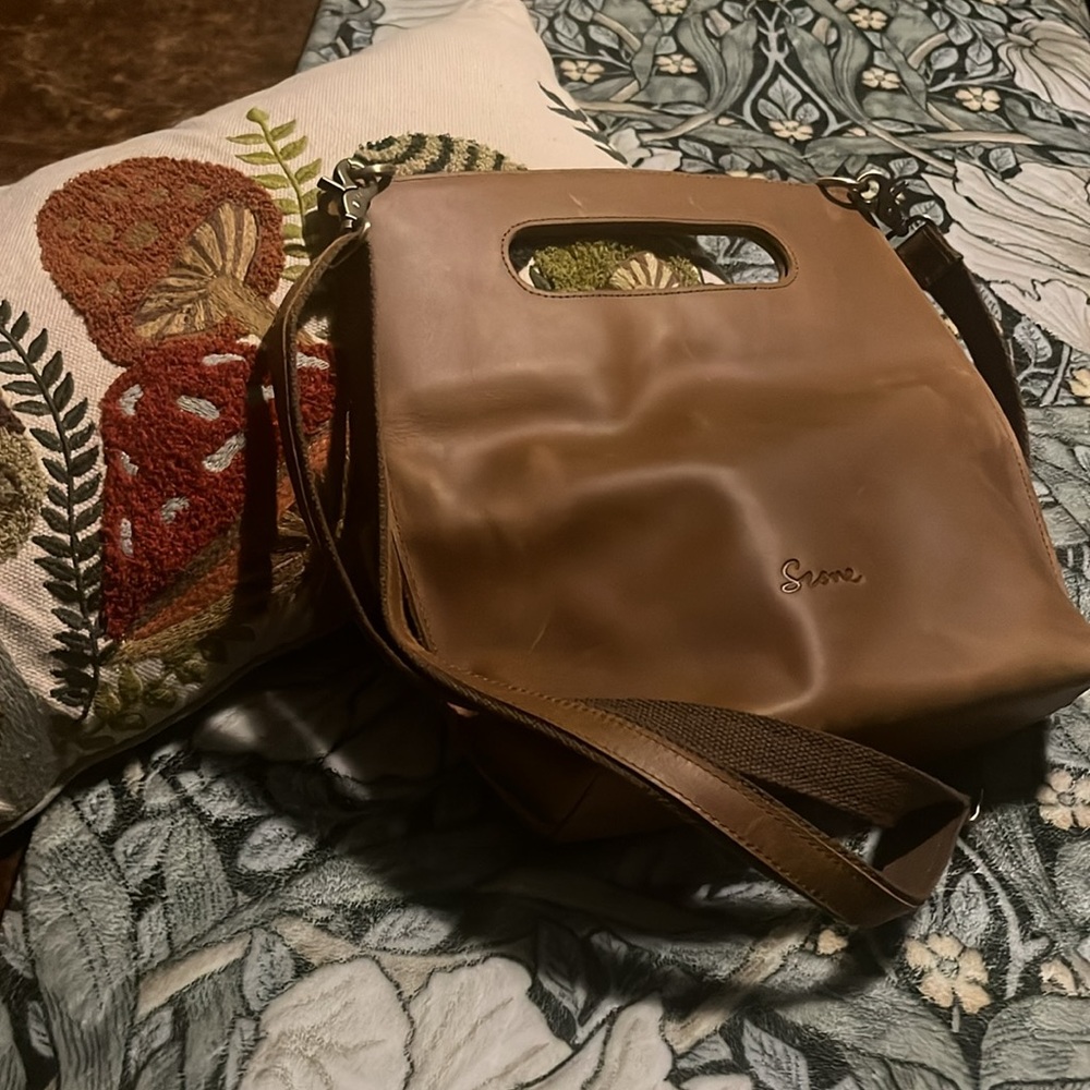 REAL LEATHER distressed vintage tan hobo/cross body purse